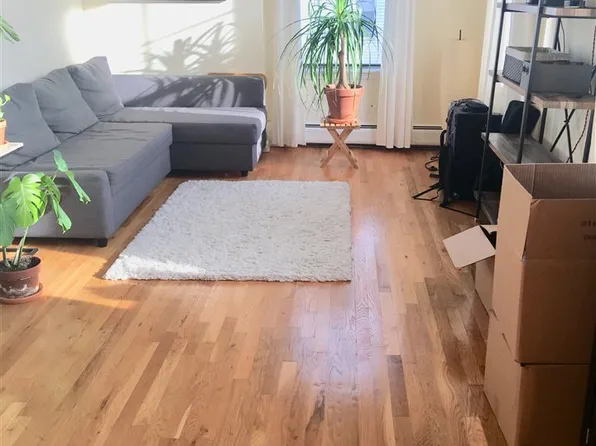 86 South Street image 5 of 13