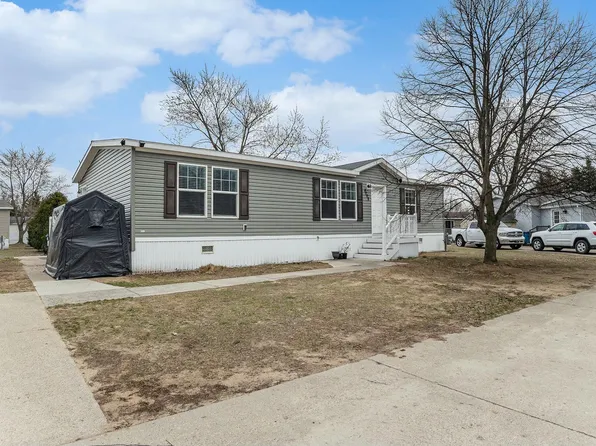 9008 Brickersville Dr, West Olive, MI 49460