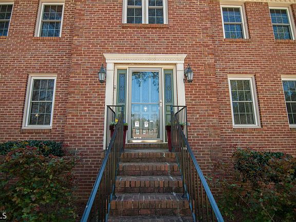 3rd image of 2706 Ashley Oaks Ct