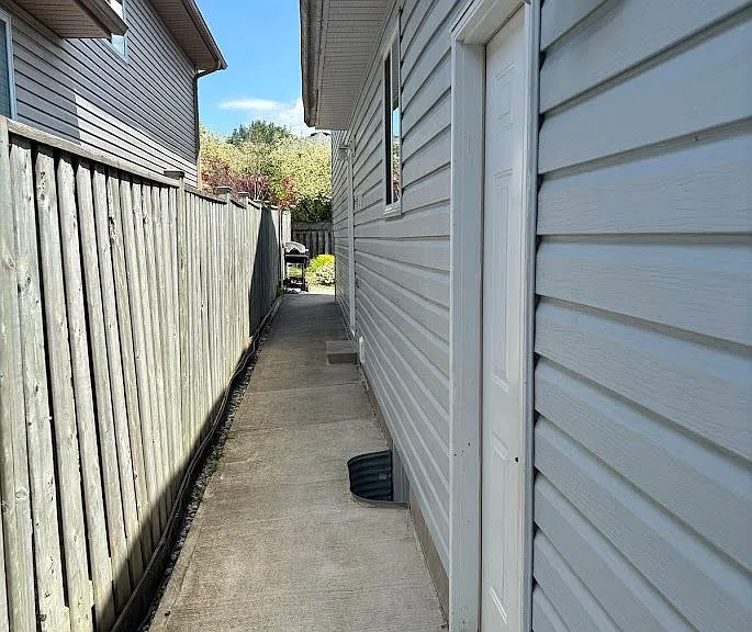 86 Loggers Grv #LOWER LEVEL — Photo 17