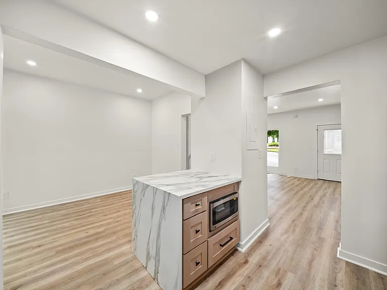 1105 Wedgewood Way — Photo 8