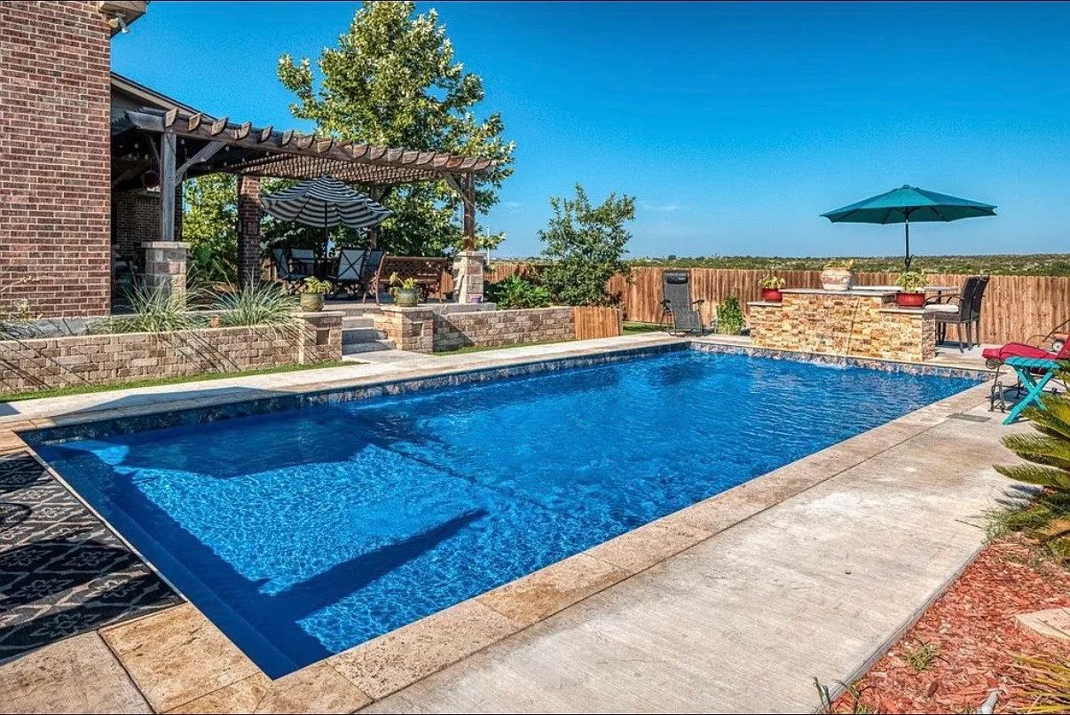 4 bed, 2445 sqft, $3,250 — Photo 2