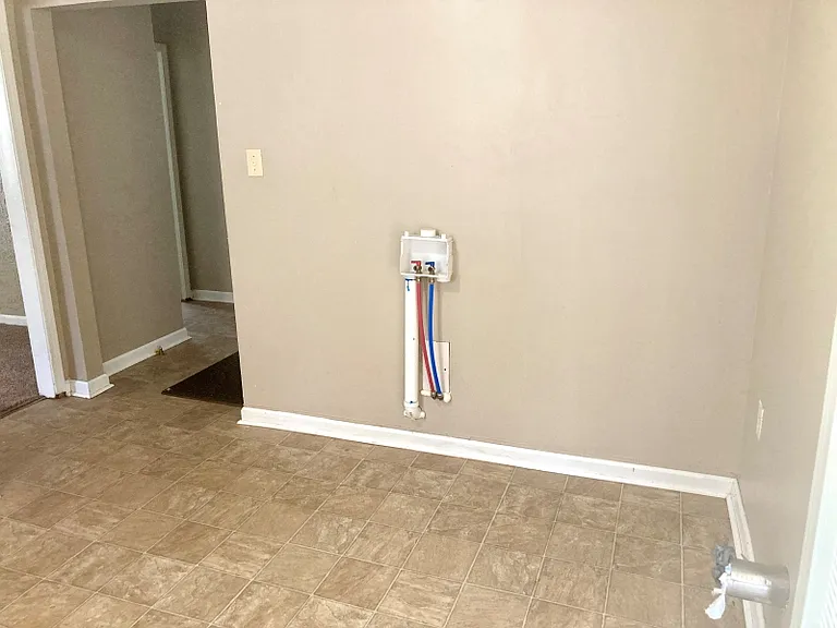 325 E Forest Ave — Photo 14