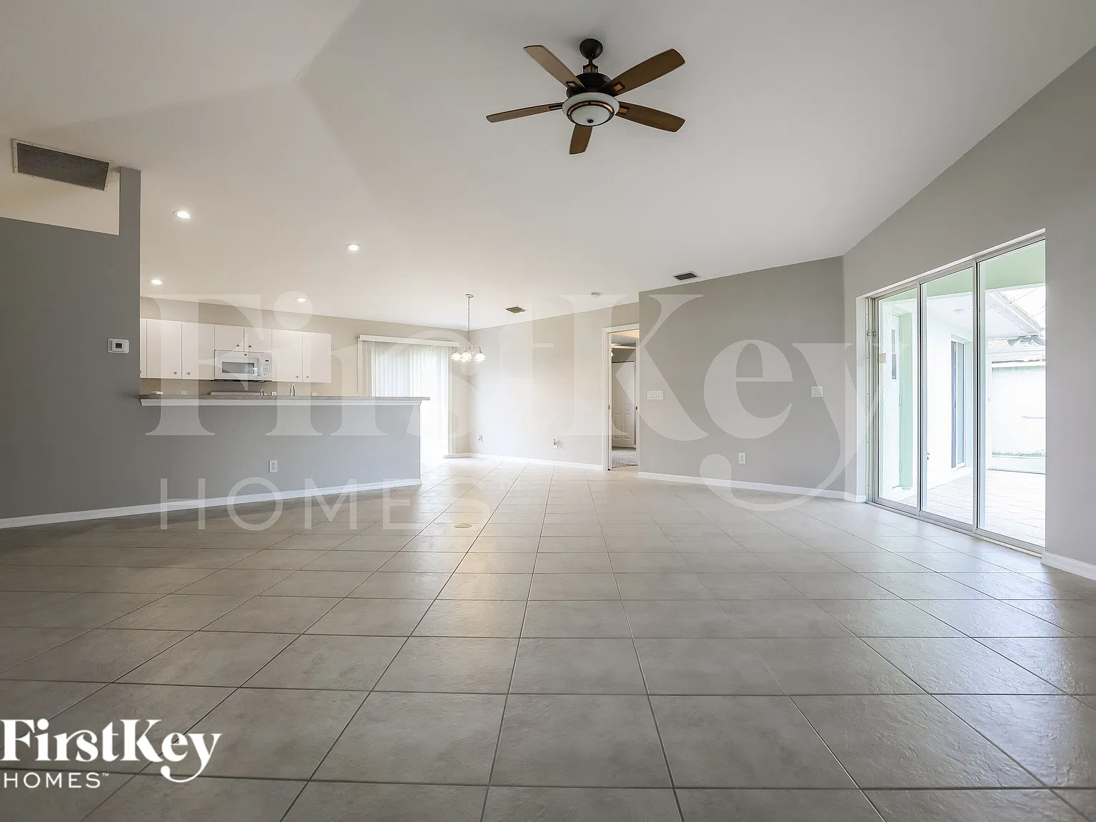 3 bed, 2.0 bath, 1605 sqft, $2,110 — Photo 2