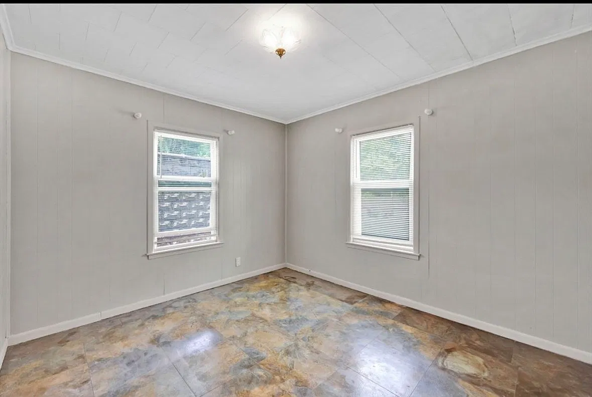 4 bed, $2,300 — Photo 3