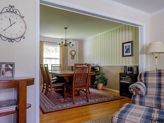 5th image of 27 Green Meadows Ln