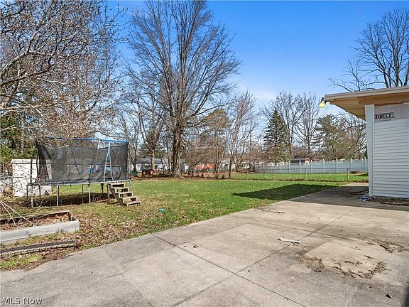 3rd image of 9248 Lynnhaven Rd