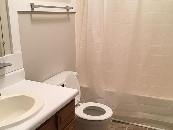 5th image of 2905 E 5th St #2