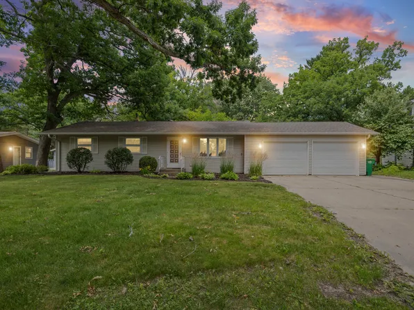 605 Arner Ave, Shoreview, MN 55126