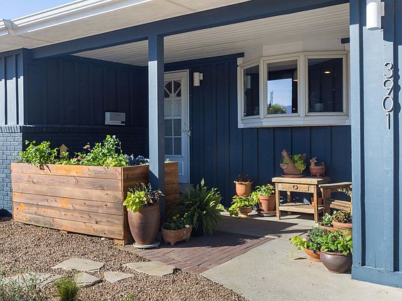 2nd image of 3901 Palomas Ct NE