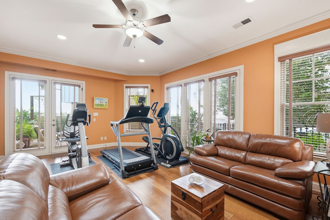 next background image