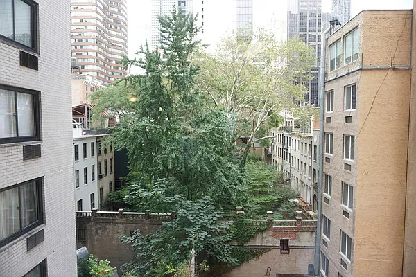 Rented by Manhattan Apartment Organization | media 23