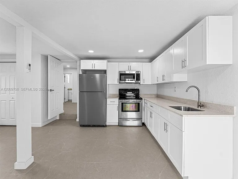 1366 W 29th St #1 — Photo 10