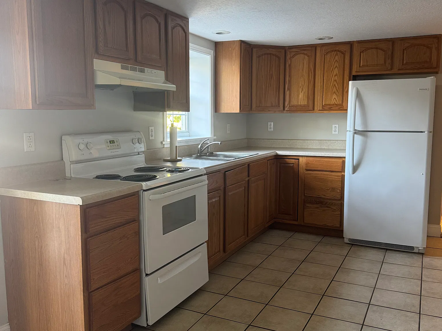 2 bed, 1100 sqft, $1,200 — Photo 2