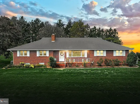 424 Ridgeview Rd, Seven Valleys, PA 17360