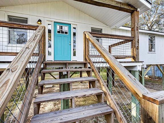 3rd image of 7908 Pin Oak Rd