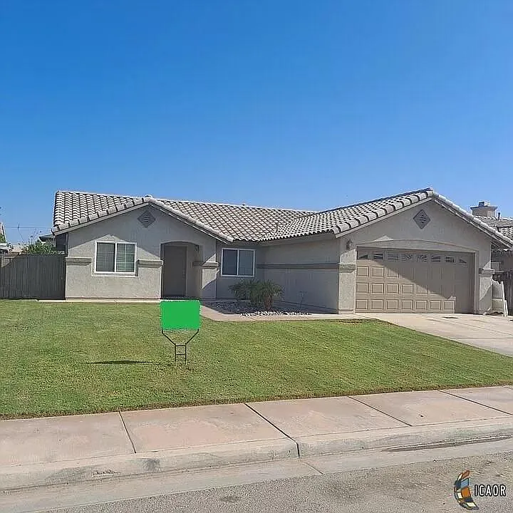 3 bed, 1344 sqft, $2,100 — Photo 1
