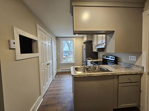 4th image of 434 Blanchard St