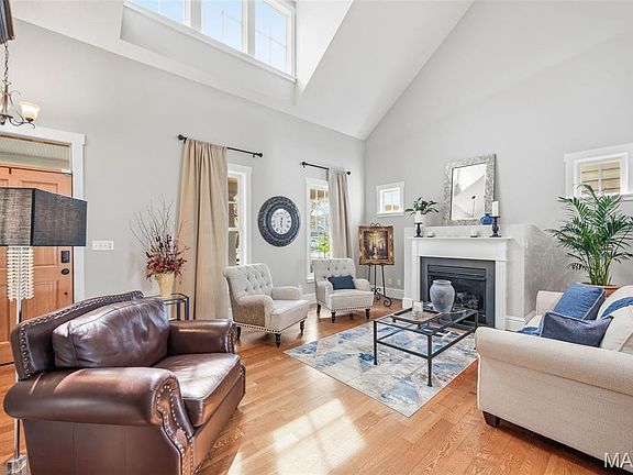 4th image of 3204 Rue Royale Way