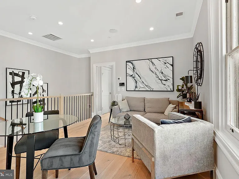 710 E St SE #FIVE — Photo 9