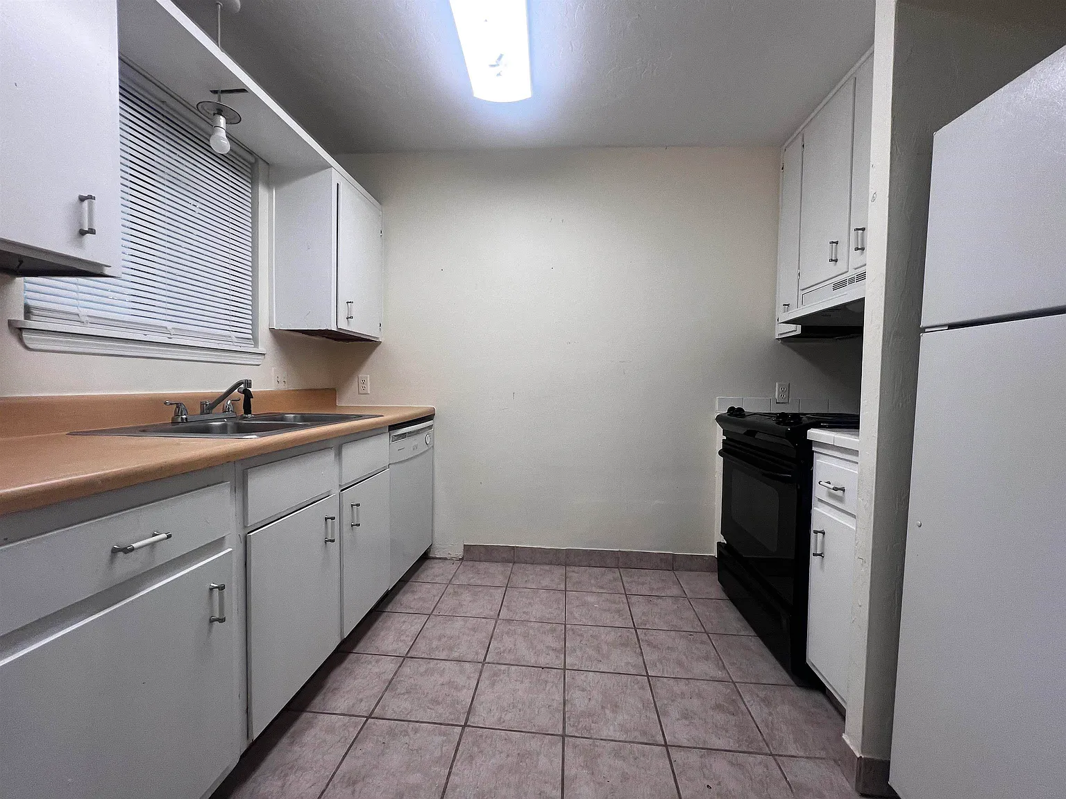 2 bed, 1.5 bath, 1000 sqft, $1,100 — Photo 4