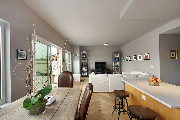 Sold by Citi Habitats | media 4