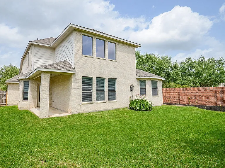 3911 Fallsbrook Ct — Photo 30