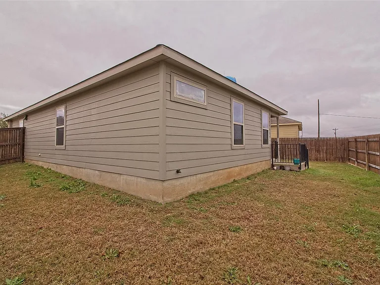 108 Circle Way — Photo 28