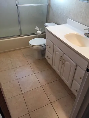 Rented by Metroline Realty | media 63
