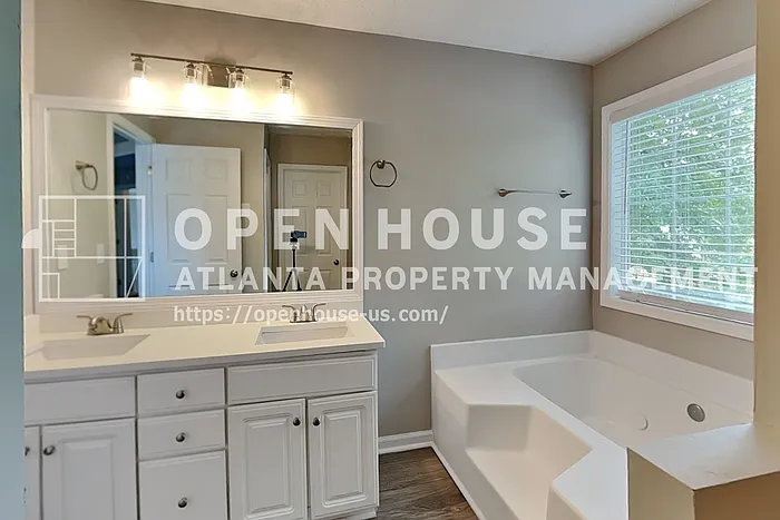 2305 Luther Ter SW — Photo 12