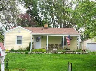 2020 Parkway Dr, Manhattan, KS 66502