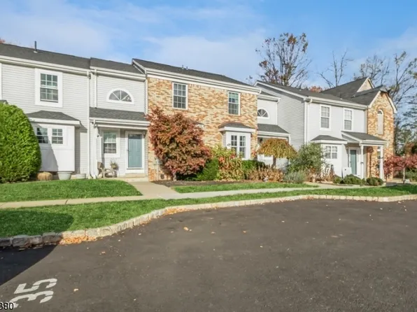 35 Chetwood Court, Hillsborough Twp., NJ 08844