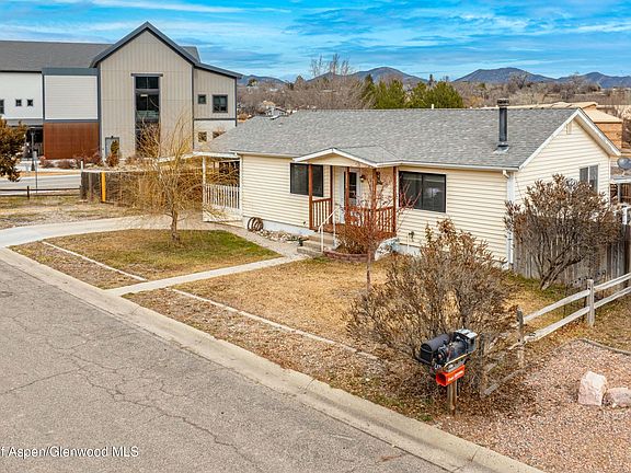 2nd image of 236 Ash Ave