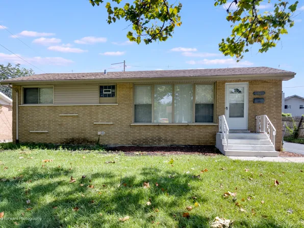 351 Iris Ln, Chicago Heights, IL 60411