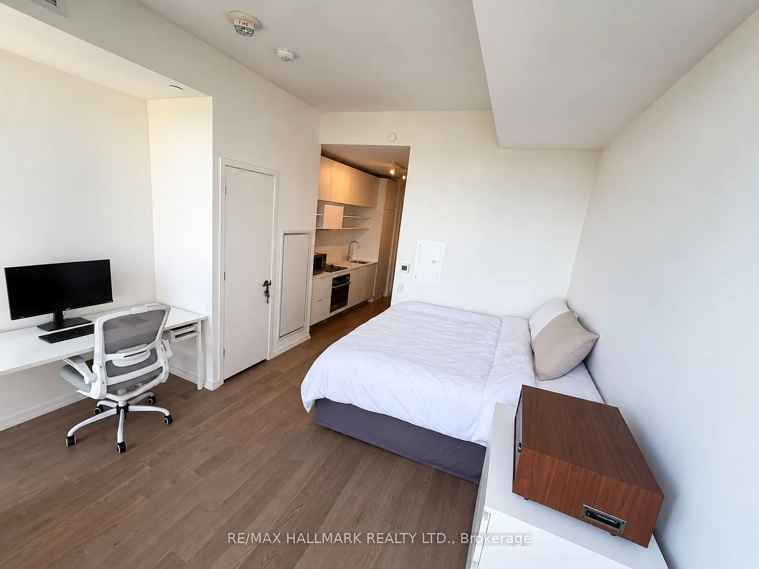Studio, $1,850 — Photo 4