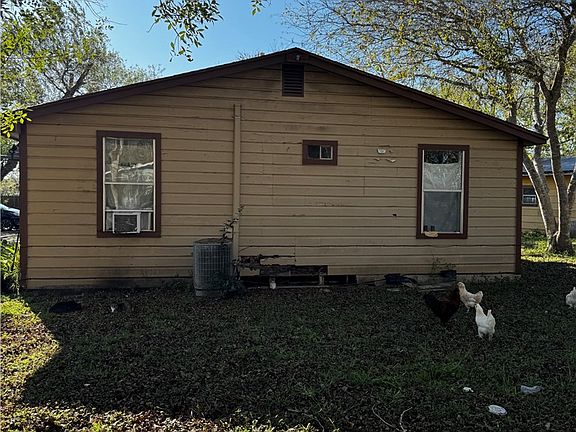 2nd image of 2899 3rd Rd