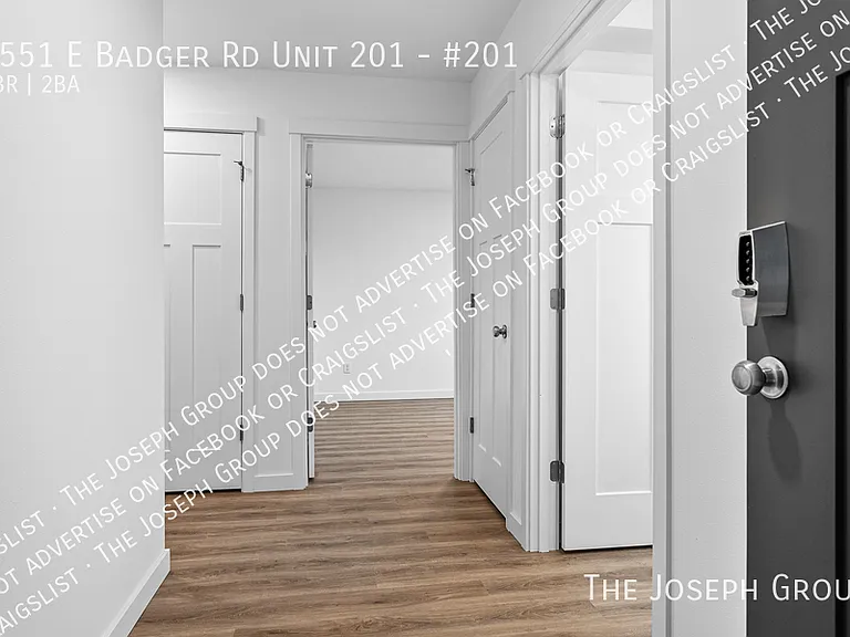 Town's Edge Apartments - 1555 E Badger Rd — Photo 2