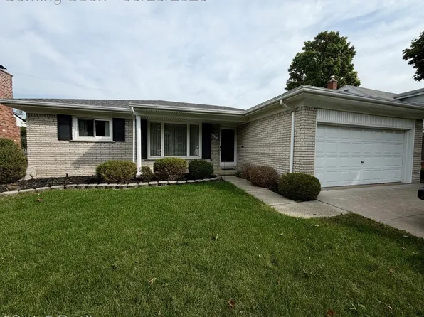 26926 Rochelle St, Dearborn Heights, MI 48127