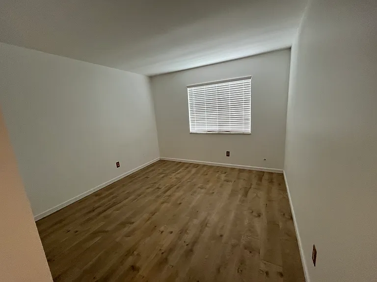 8555 Fairmount Dr #J107 — Photo 12