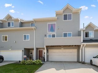 673 Kingfisher Ln APT D, Woodbury, MN 55125