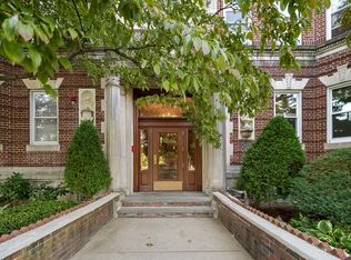 131 Park Dr APT 36, Boston, MA 02215