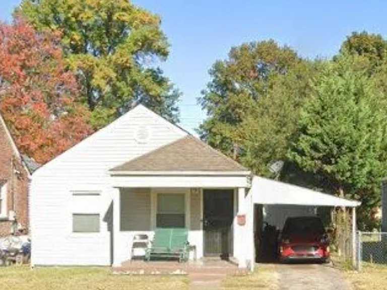 2436 Lindbergh Dr — Photo 1