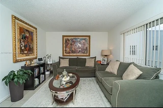 185 Normandy Ln #D — Photo 5