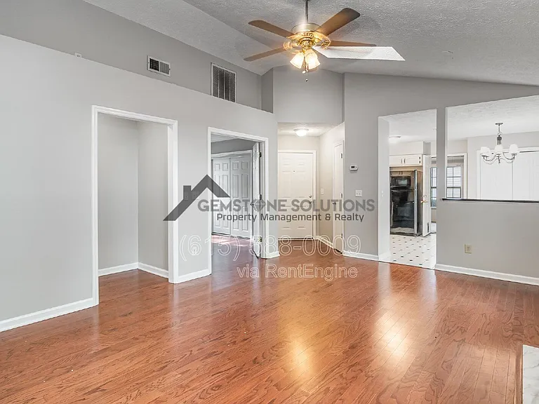 108 Meridian Ct — Photo 7