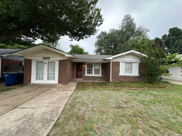 1405 Carlisle Ct, Village, OK 73120