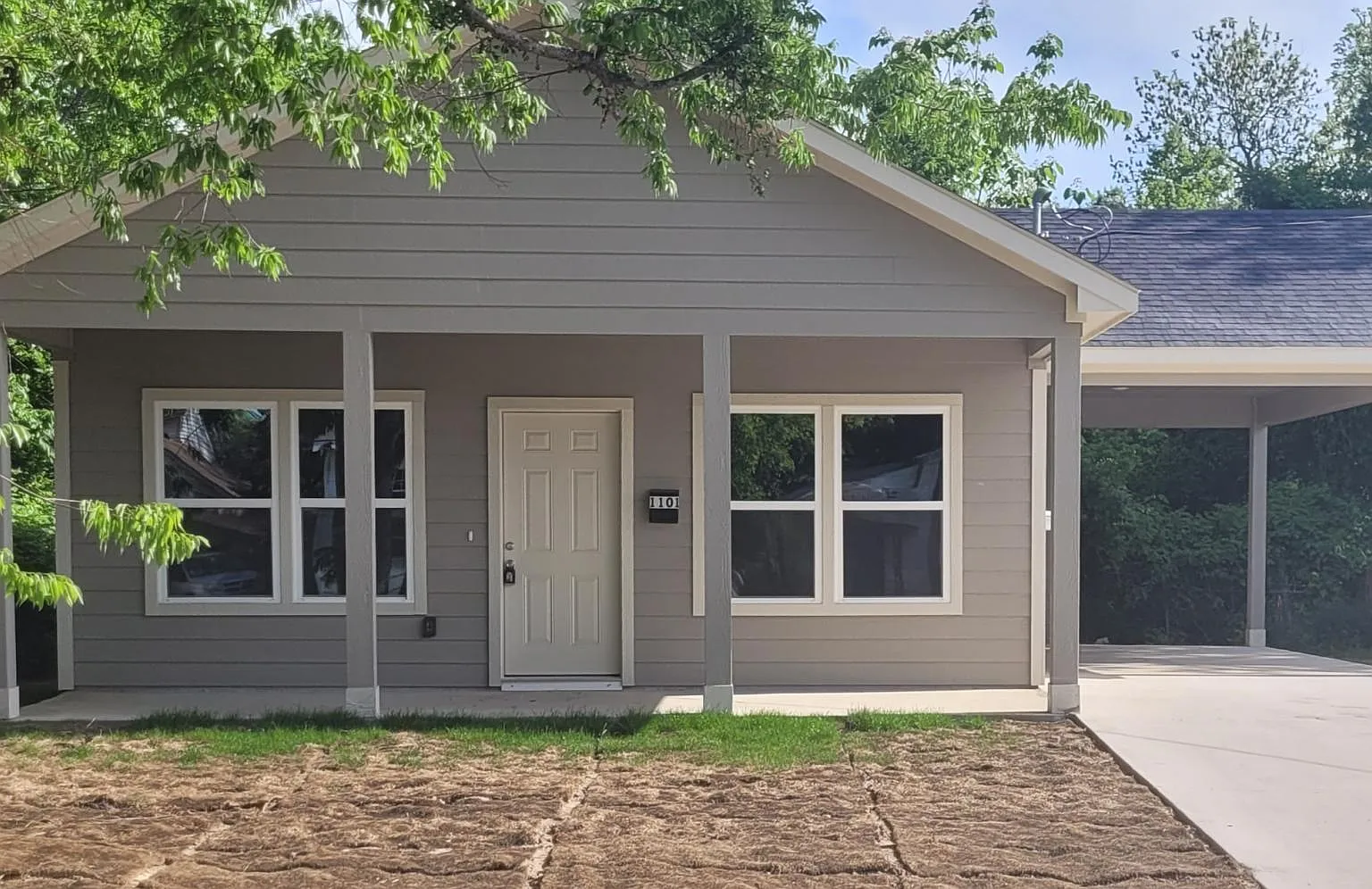 3 bed, 1400 sqft, $1,500 — Photo 1