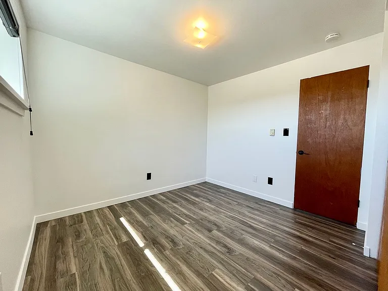 Escolier Apartments — Photo 56