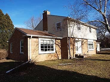 2nd image of 2230 W Mequon Rd