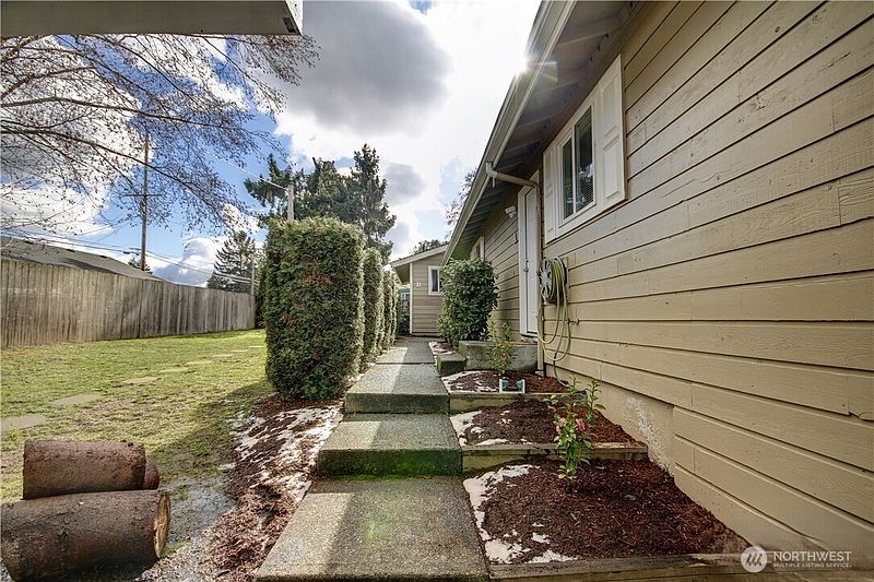 3rd image of 412 105th Street SW