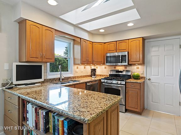 5th image of 1068 S Whippoorwill Ln